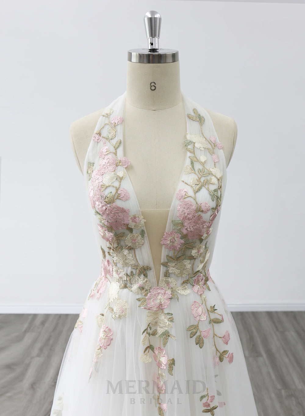 Halter Neck Bridal Gown  Sweep Train Boho Colored Wedding Dress 2023
