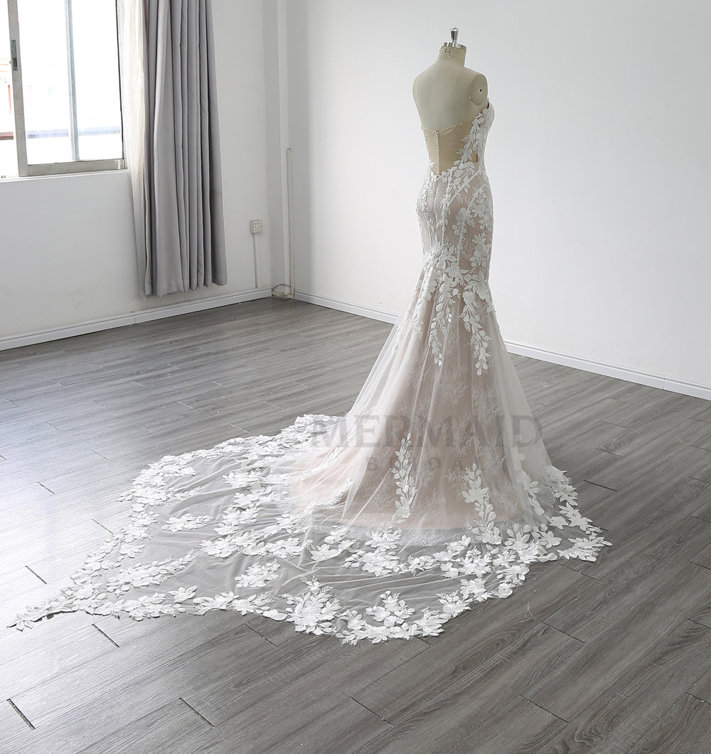 Sweetheart Neck Long  Chapel Train Lace Bride Dress Mermaid Wedding Dress