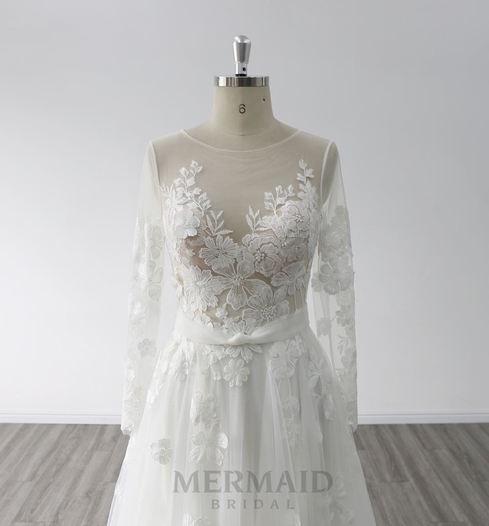Long Sleeves Scoop Neck Sweep Train Lace Boho Wedding Dress 2024