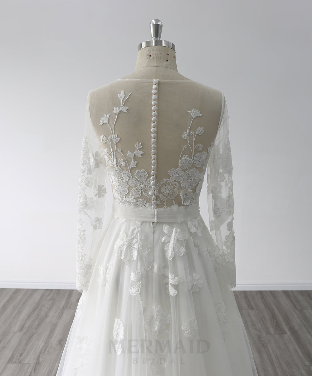 Long Sleeves Scoop Neck Sweep Train Lace Boho Wedding Dress 2024