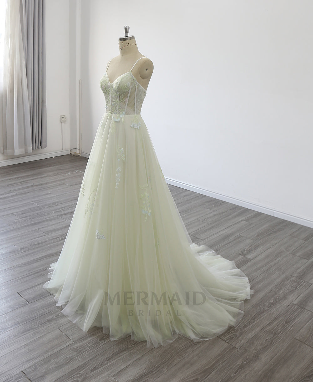 Spaghetti Straps Sweetheart Neck Court Train Boho Bridal Gown Beach Outdoor Bohemian Wedding Dress