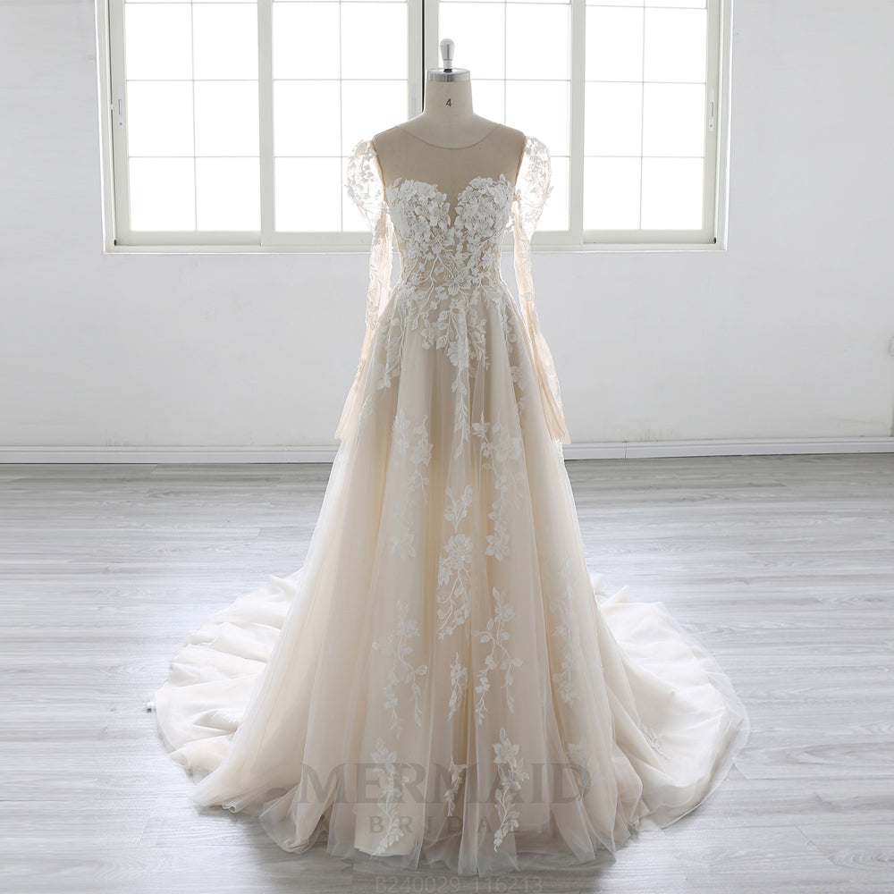 Long Sleeves Scoop Neck Court Train Lace  Wedding Dress 2025