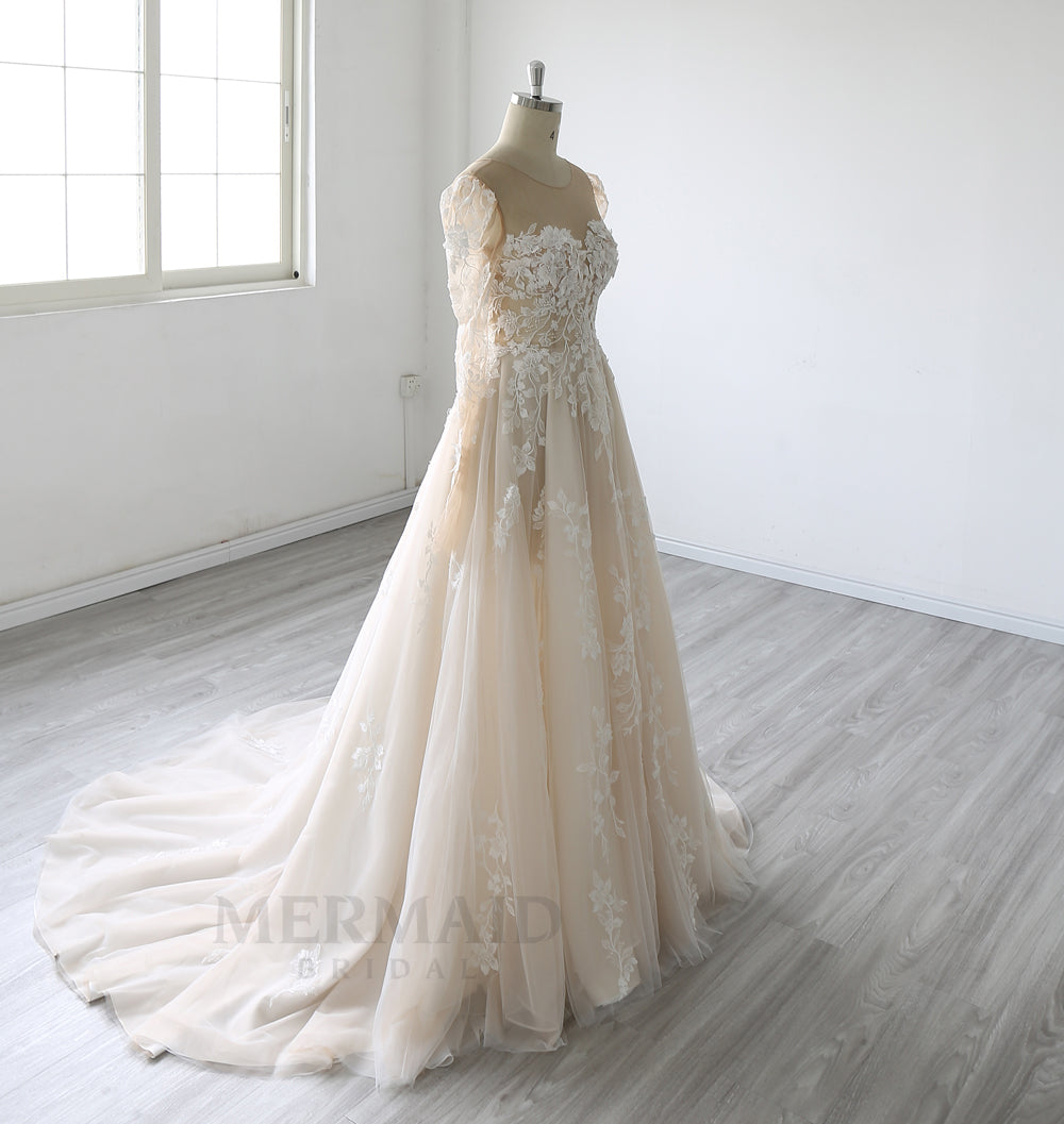 Long Sleeves Scoop Neck Court Train Lace  Wedding Dress 2025
