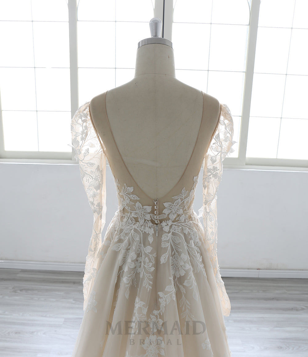 Long Sleeves Scoop Neck Court Train Lace  Wedding Dress 2025