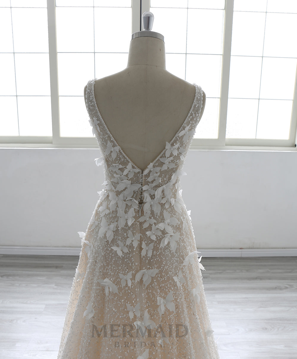 Luxury 3D Lace Flowers V Neck Court Train Heavy Beaded Wedding Dress 2025
