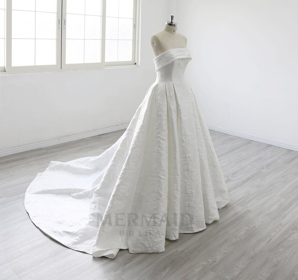 New Strapless Court Train Ball Gown Jacquard Satin Wedding Dress 2025
