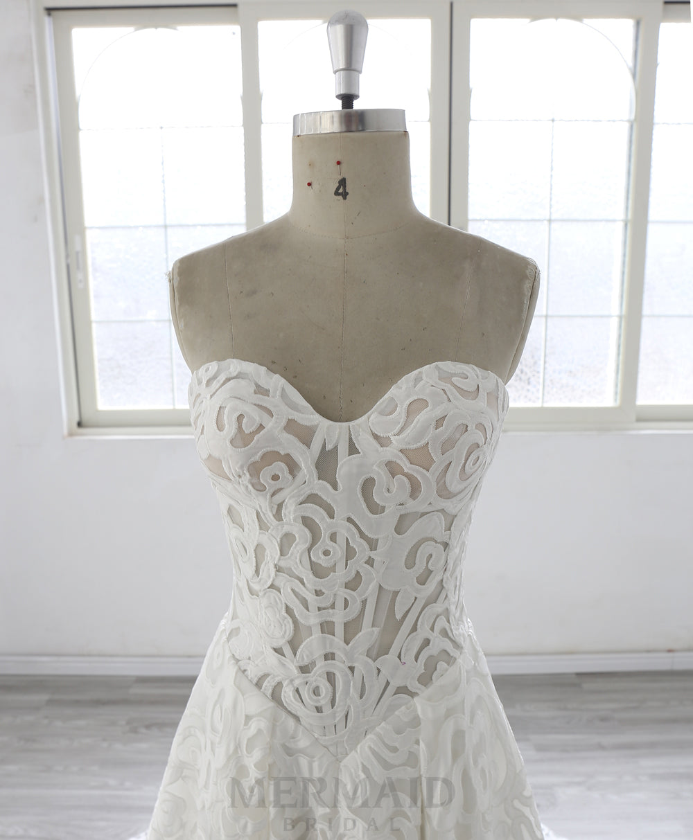 New Sweetheart Court Train Backless Lace A Line Wedding Dress 2025 With Slit