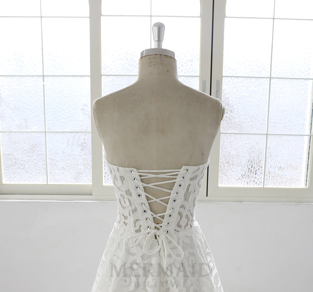 New Sweetheart Court Train Backless Lace A Line Wedding Dress 2025 With Slit