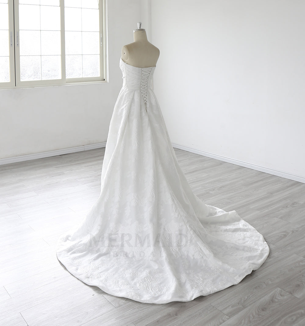 Simple Sweetheart Court Train A Line  Jacquard Satin Wedding Dress 2025