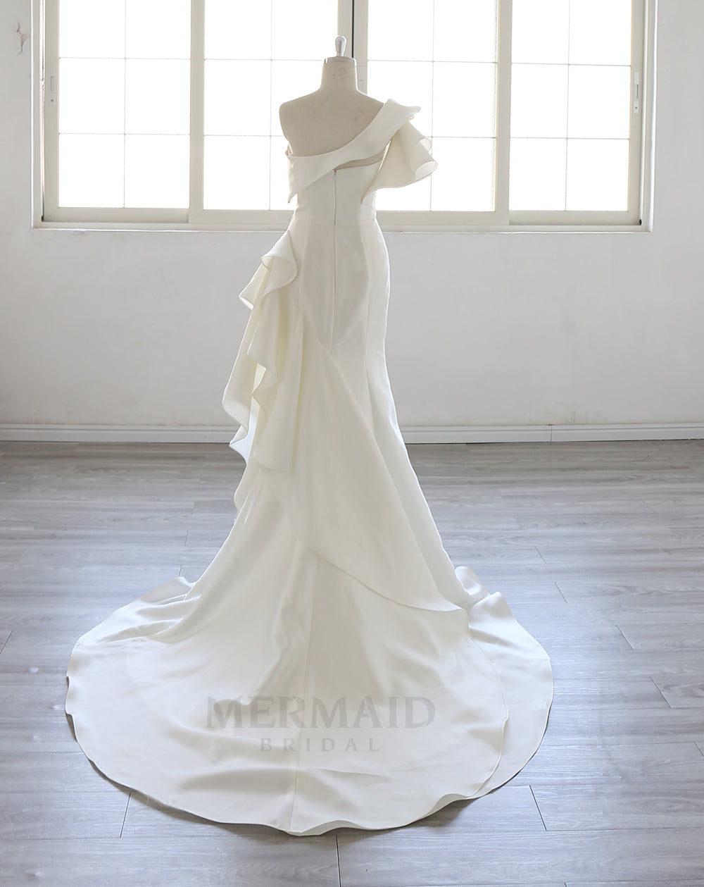 Luxury One-Shoulder Ruffle Bridal Gown Ruched Fit and Flare  Sweep Train Mikado Mermaid Wedding Dress