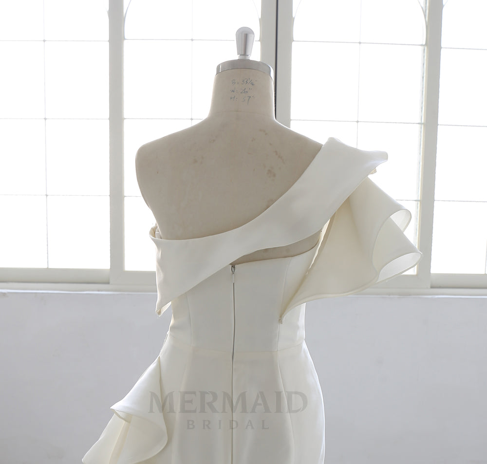 Luxury One-Shoulder Ruffle Bridal Gown Ruched Fit and Flare  Sweep Train Mikado Mermaid Wedding Dress