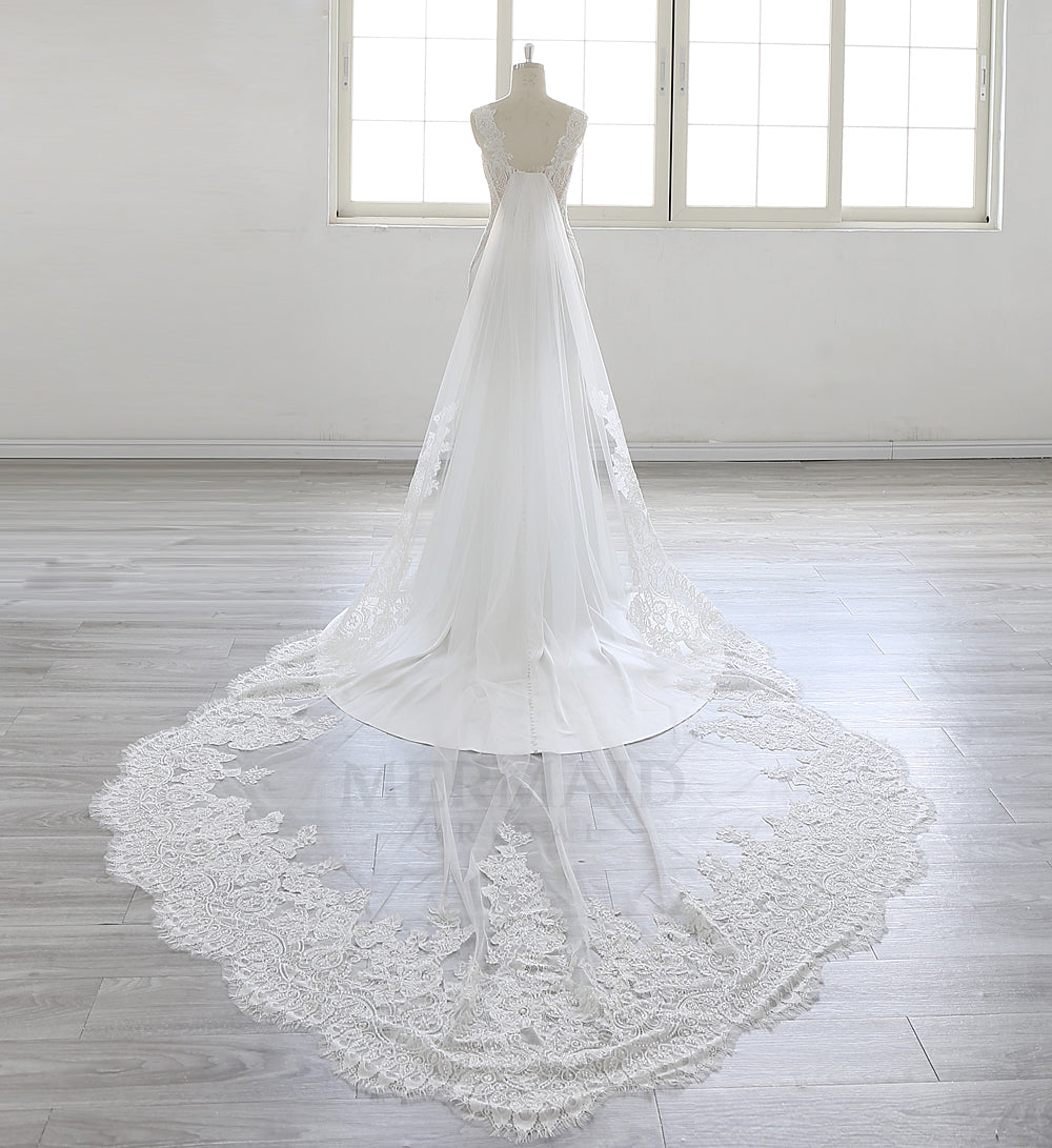 New Sweetheart Court Train Beaded  2 in 1 detachable Wedding Dress 2025