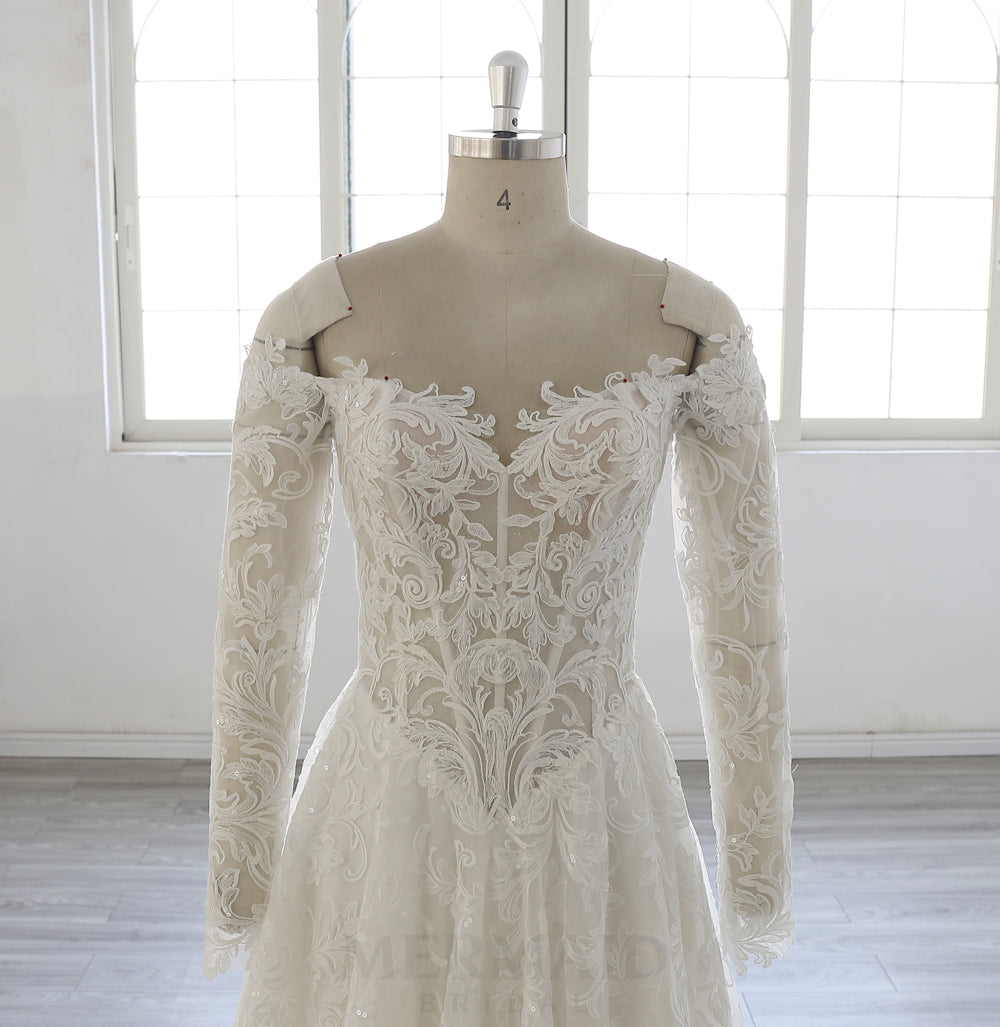 New Long Sleeves Sweetheart Court Train Heavy Lace Wedding Dress 2026