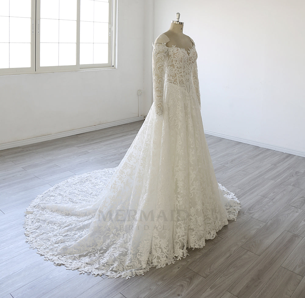 New Long Sleeves Sweetheart Court Train Heavy Lace Wedding Dress 2026