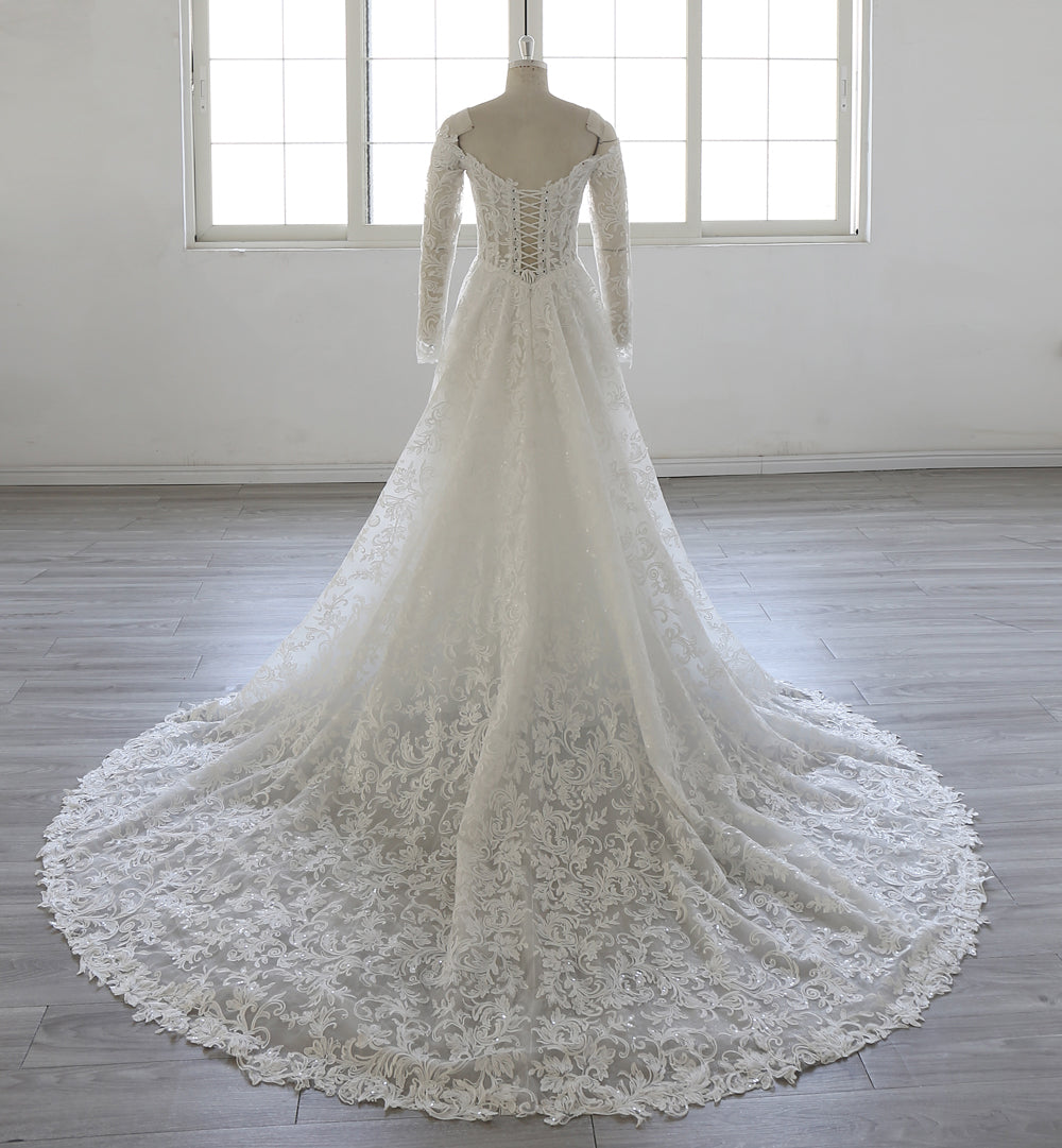 New Long Sleeves Sweetheart Court Train Heavy Lace Wedding Dress 2026