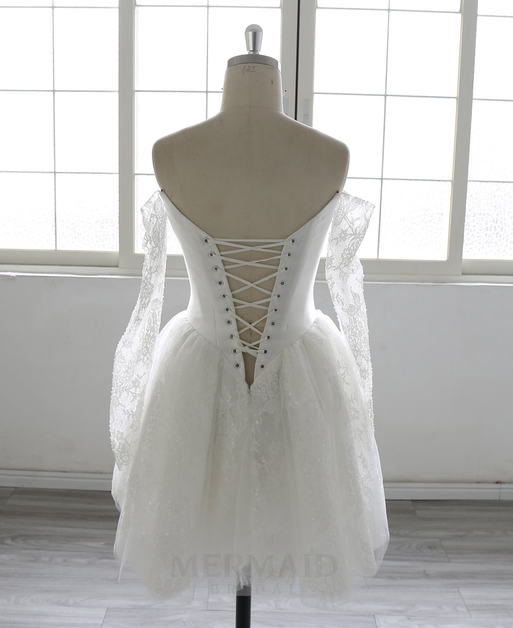 New Long Sleeves Lace Short Knee Wedding Dress 2026