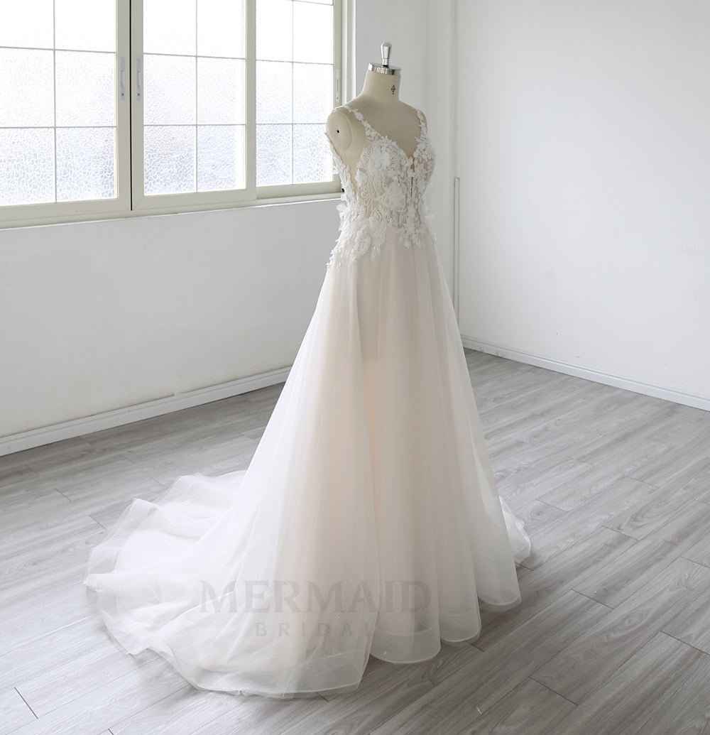 Spaghetti Straps 3D Flowers Lace Beach Outdoor Boho Wedding Dress