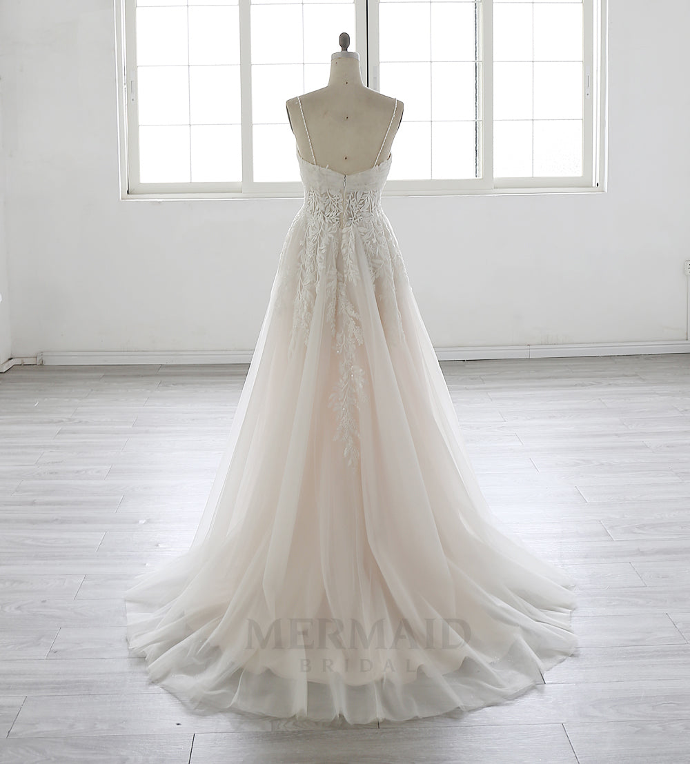 New Spaghetti Straps Lace Bohemian Beach Outdoor Boho Wedding Dress