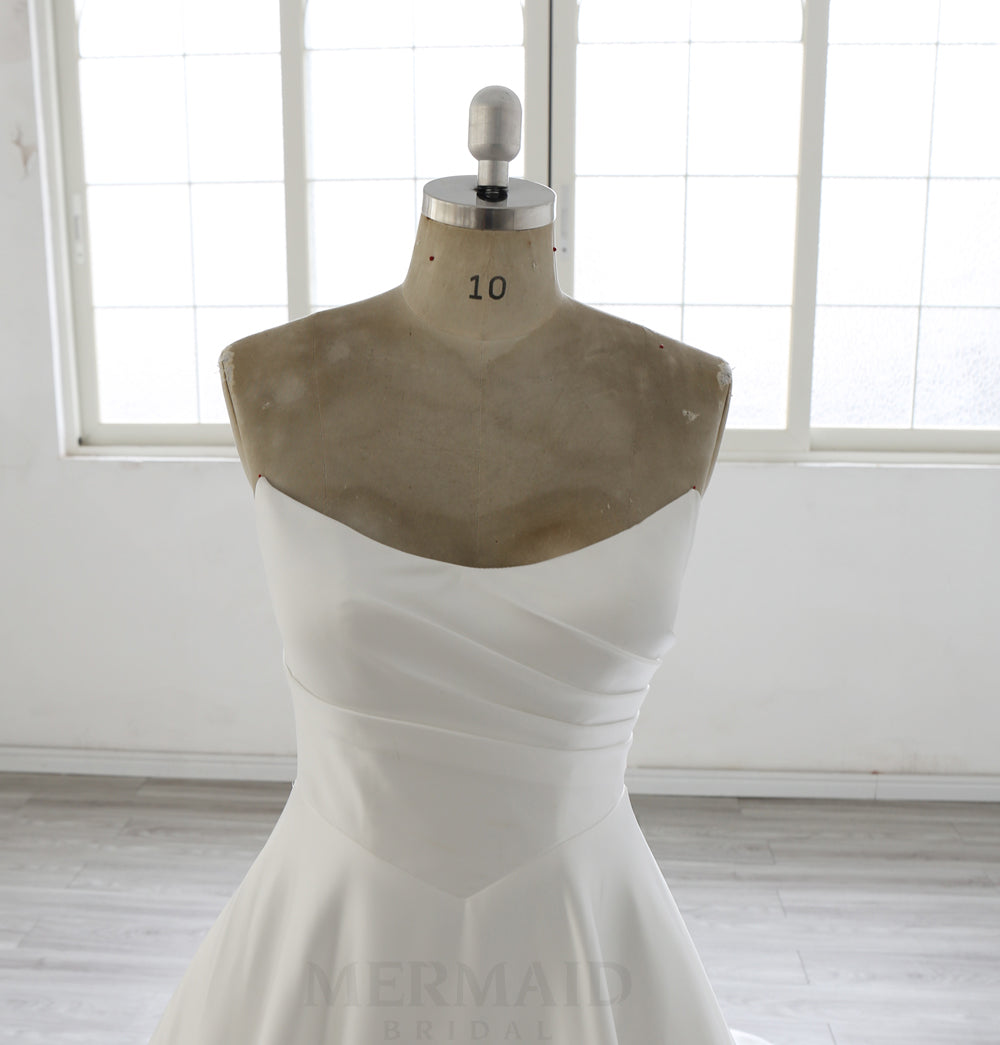 Scoop Neck Court Train Pleated Satin A Line Wedding Dress 2026