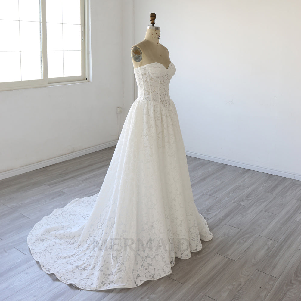 Sweetheart Neck A Line Court Train Lace Wedding Dress 2026