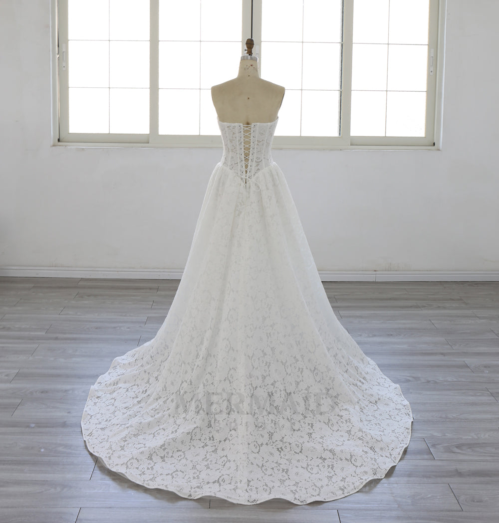 Sweetheart Neck A Line Court Train Lace Wedding Dress 2026